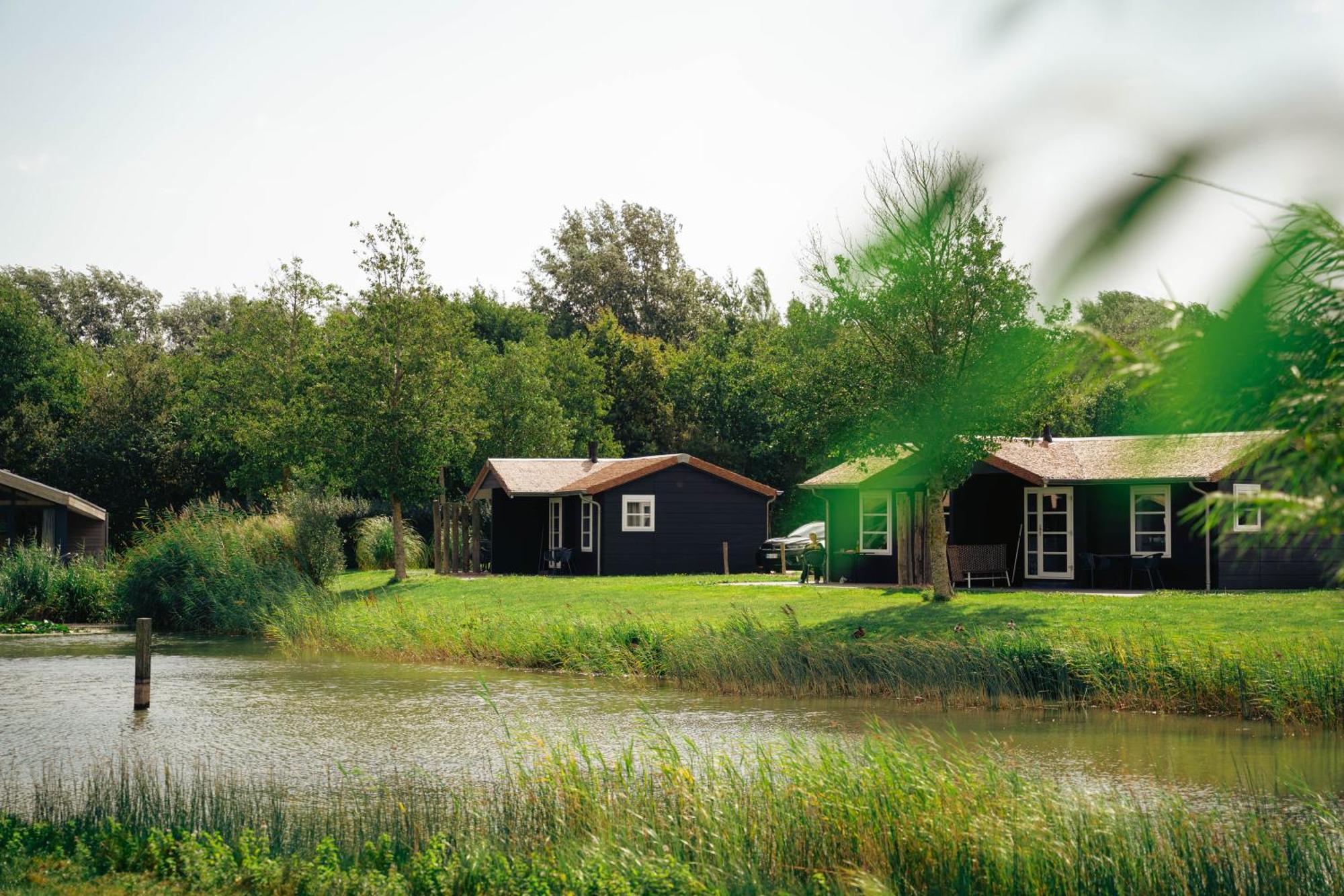 Resort Land & Zee Scharendijke Exterior photo
