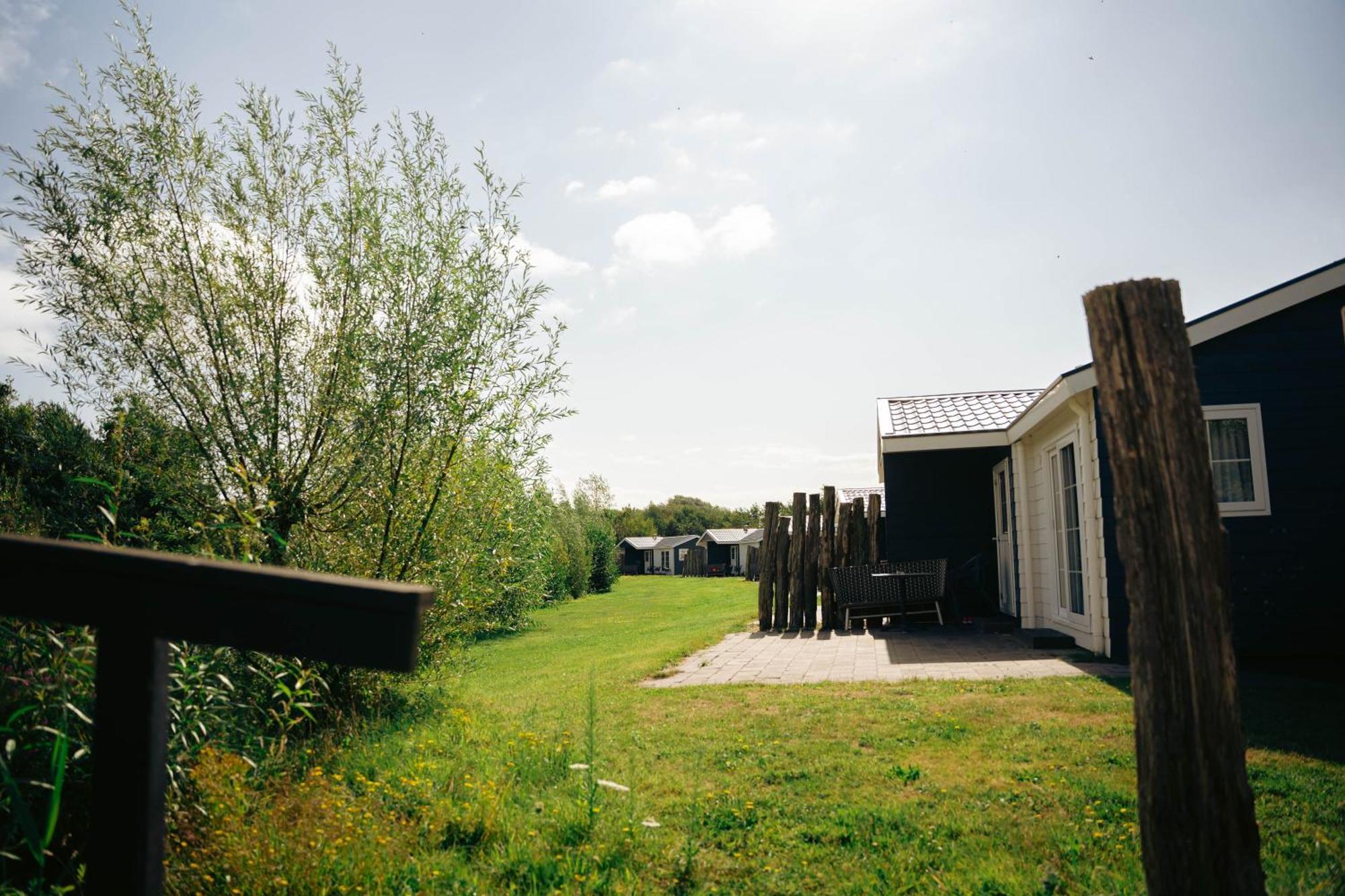 Resort Land & Zee Scharendijke Exterior photo