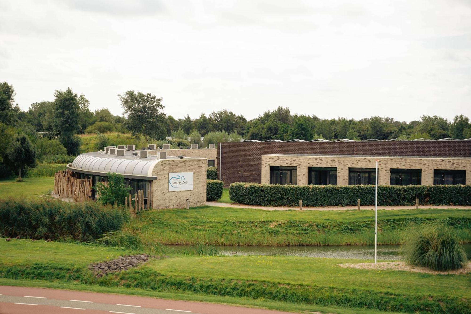Resort Land & Zee Scharendijke Exterior photo